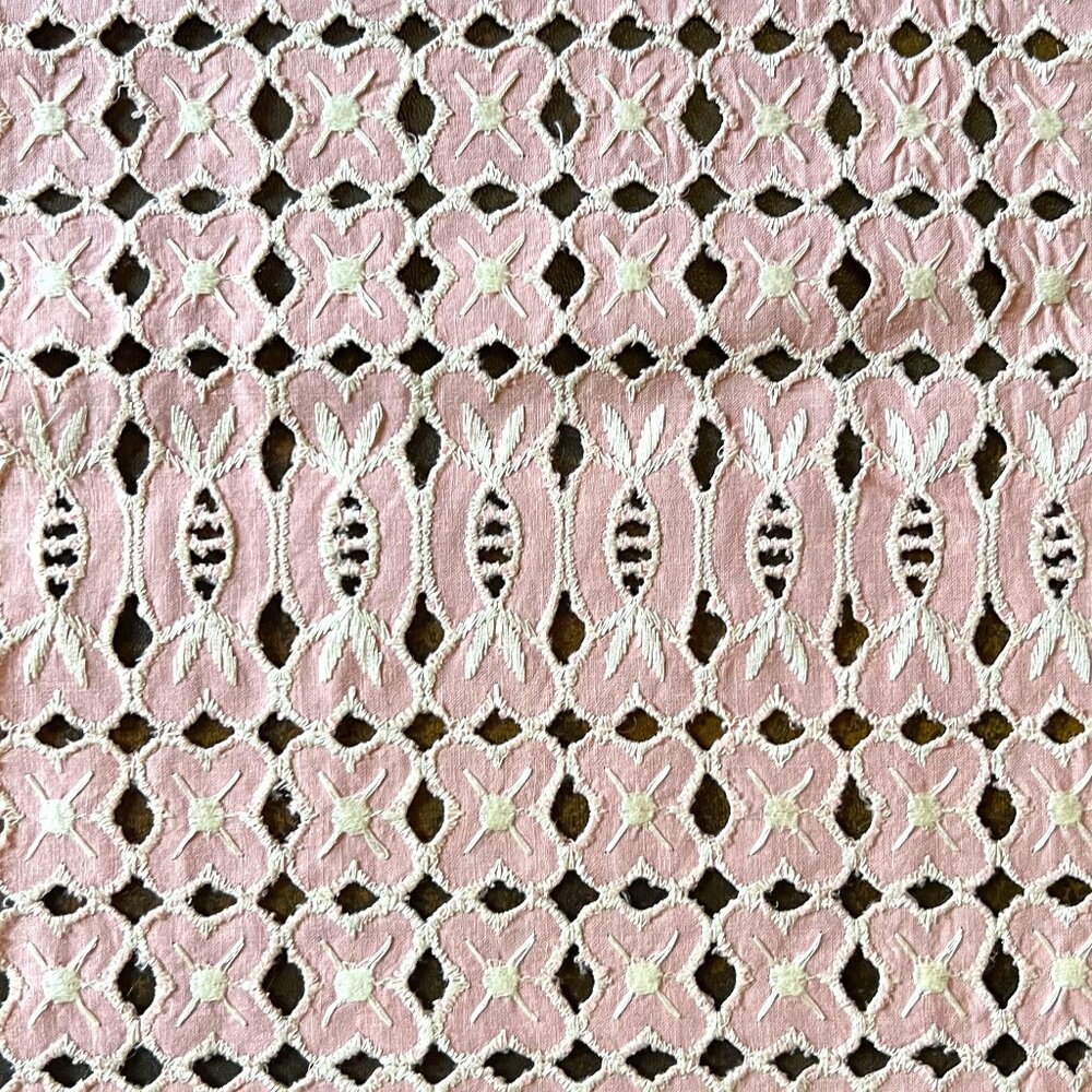 7 Count Vintage White & Pink Rectangular Eyelet Lace Doilies, Various Sizes - Picture 4 of 6